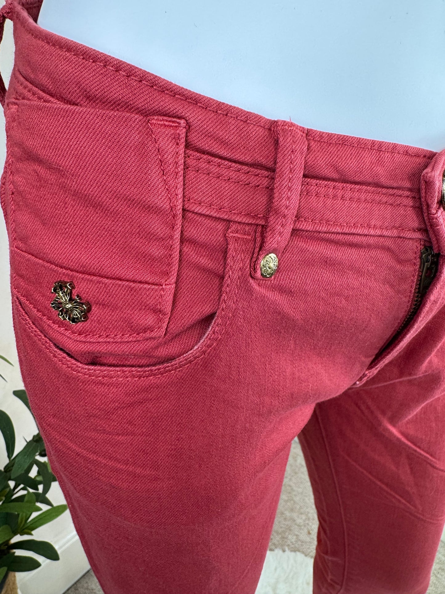 Women’s Red Slim Fit Cropped Jeans – Size UK 10 (W27)