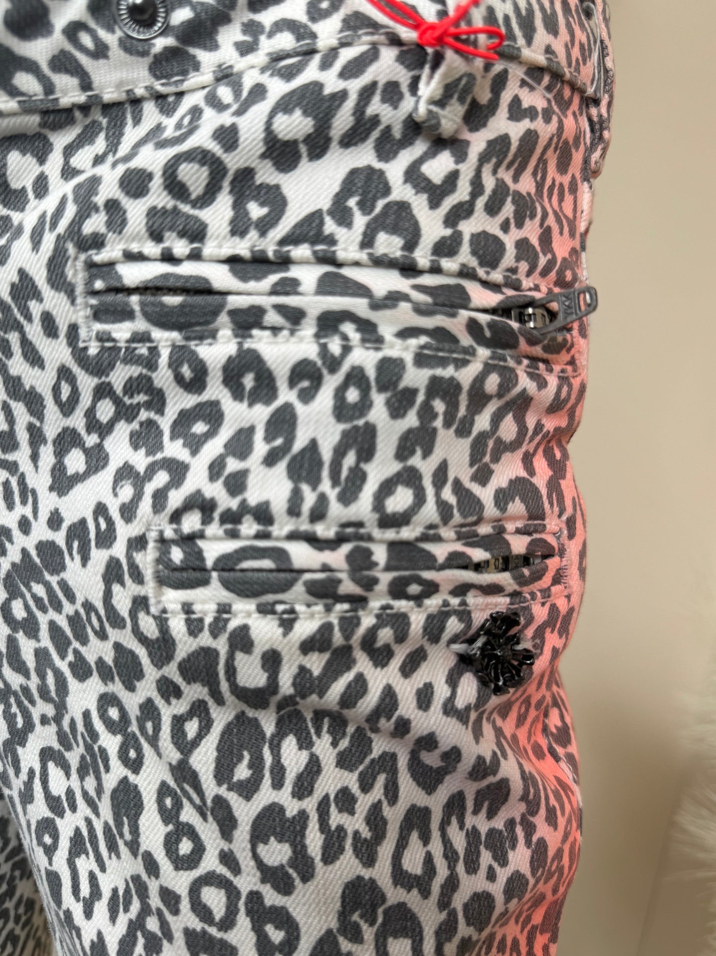 Women’s Skinny Jeans – UK 8 Leopard Print with Side Stripe