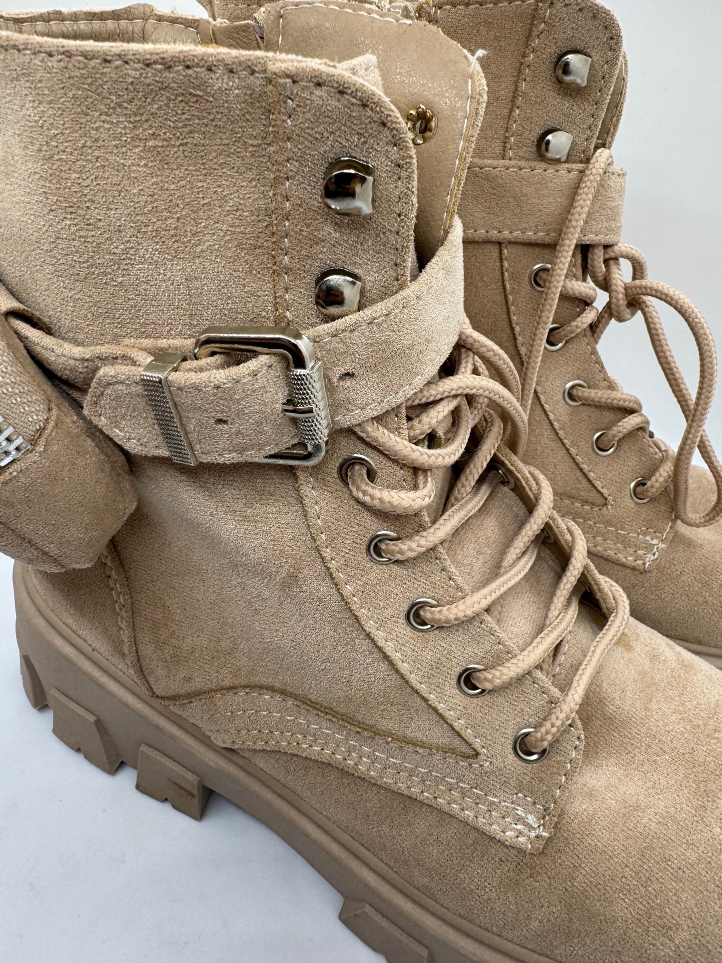 Women’s Beige Combat Boots with Pocket – Size UK 5 Faux Fur Lined Chunky Sole