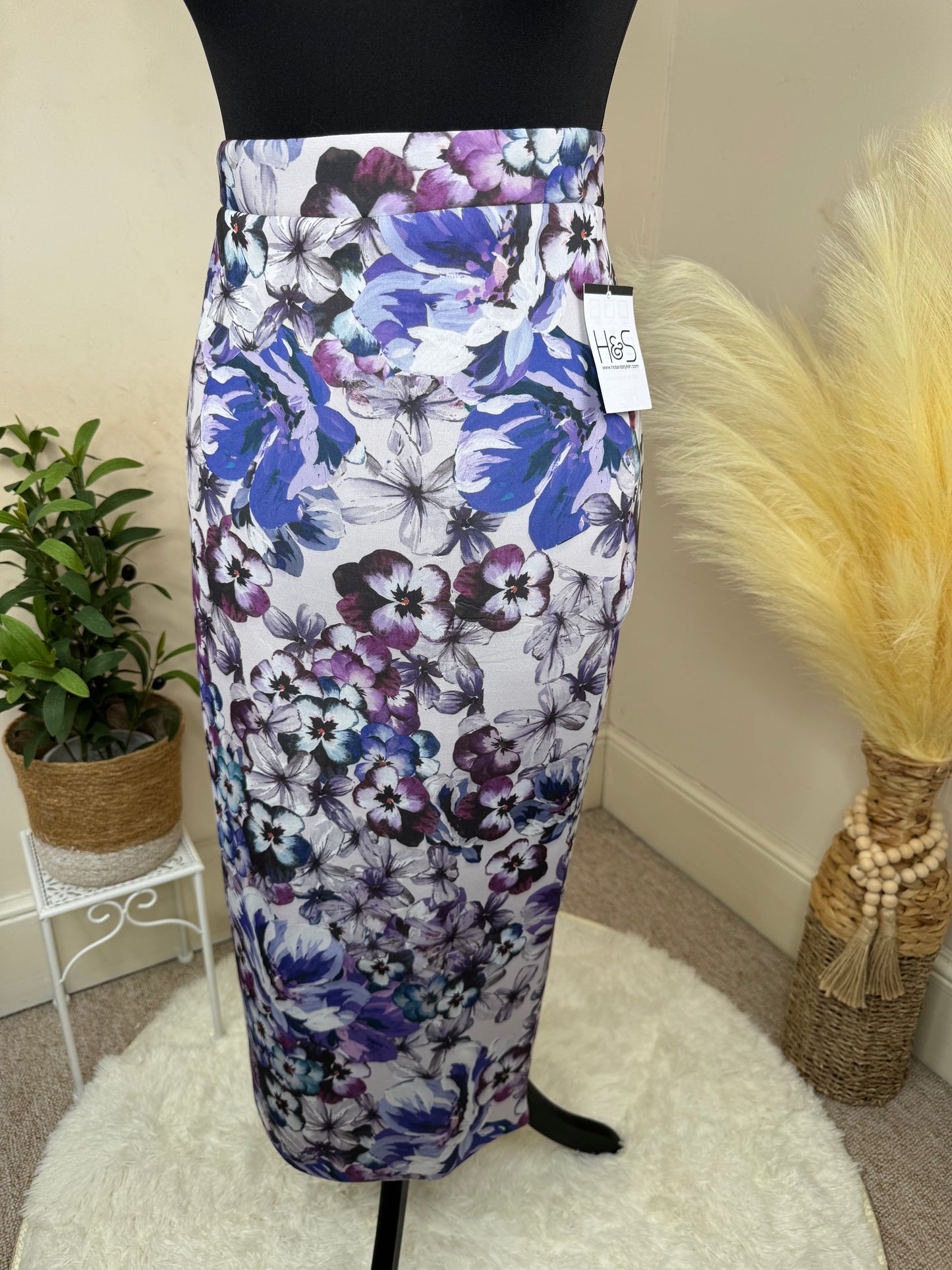 Women’s Floral Pencil Skirt – Purple Print – Size 10 (Fits Small)
