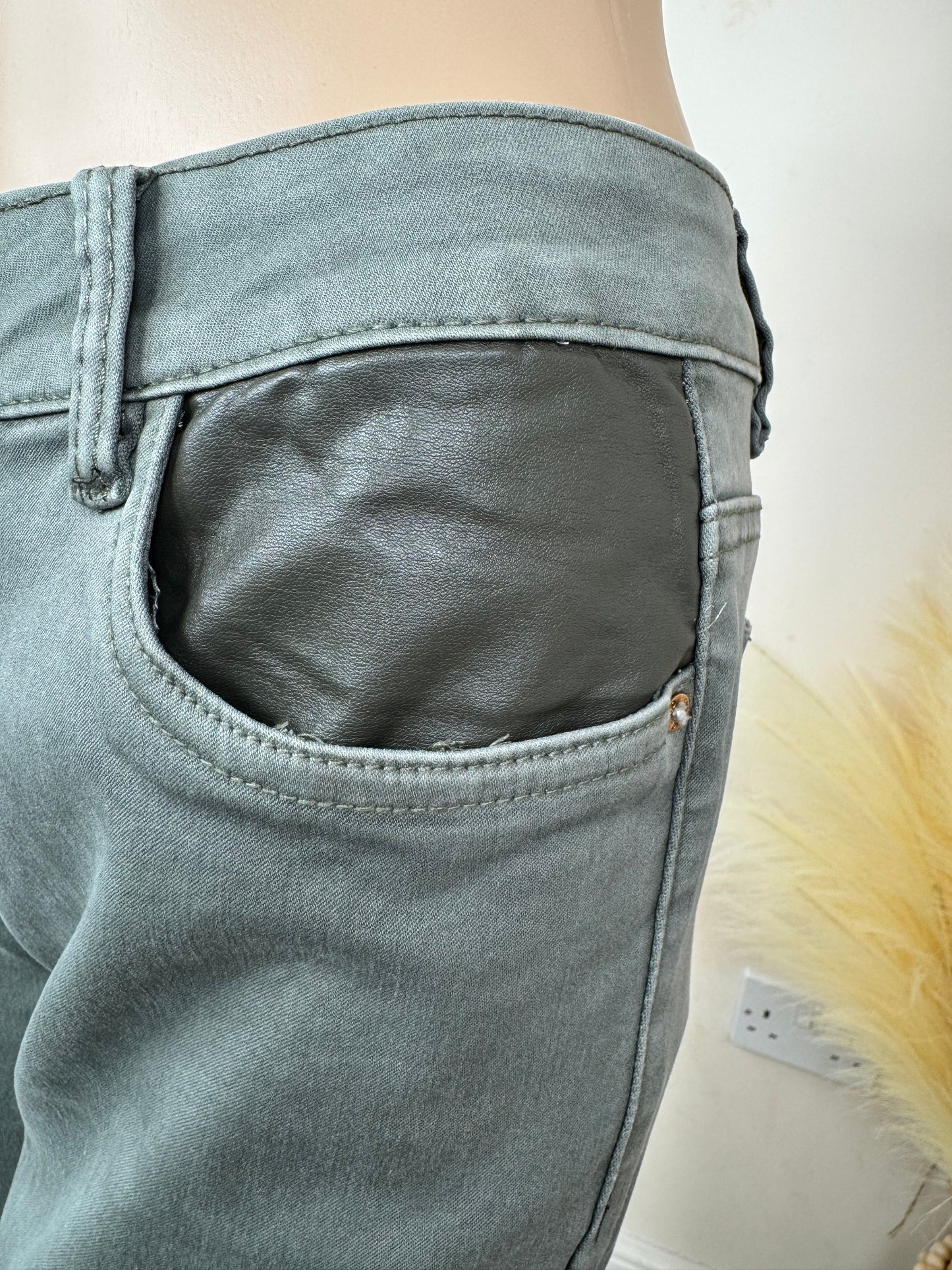 Women’s Straight Leg Trousers with Quilted Knee Patches Green– Size UK 14 (EU 42)