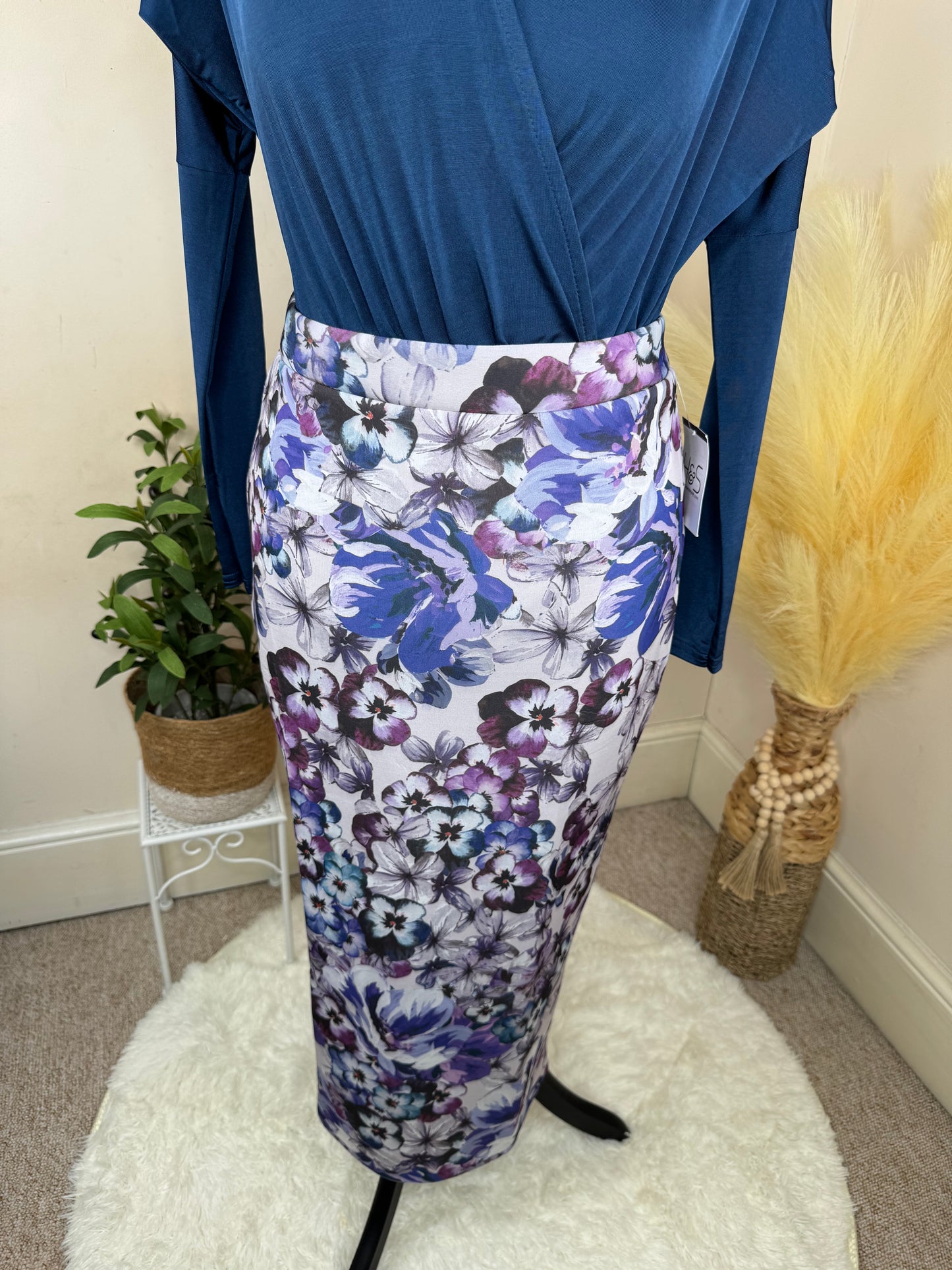 Women’s Floral Pencil Skirt – Purple Print – Size 10 (Fits Small)