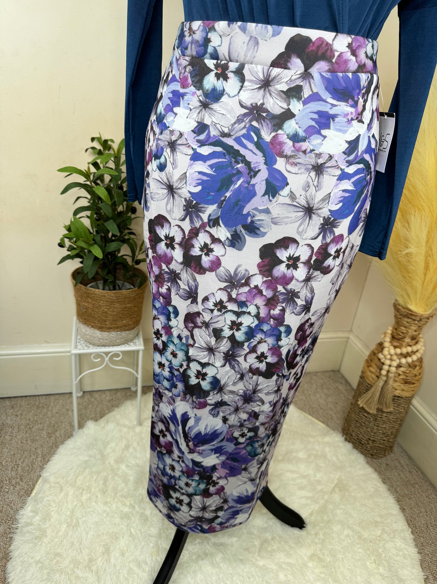 Women’s Floral Pencil Skirt – Purple Print – Size 10 (Fits Small)