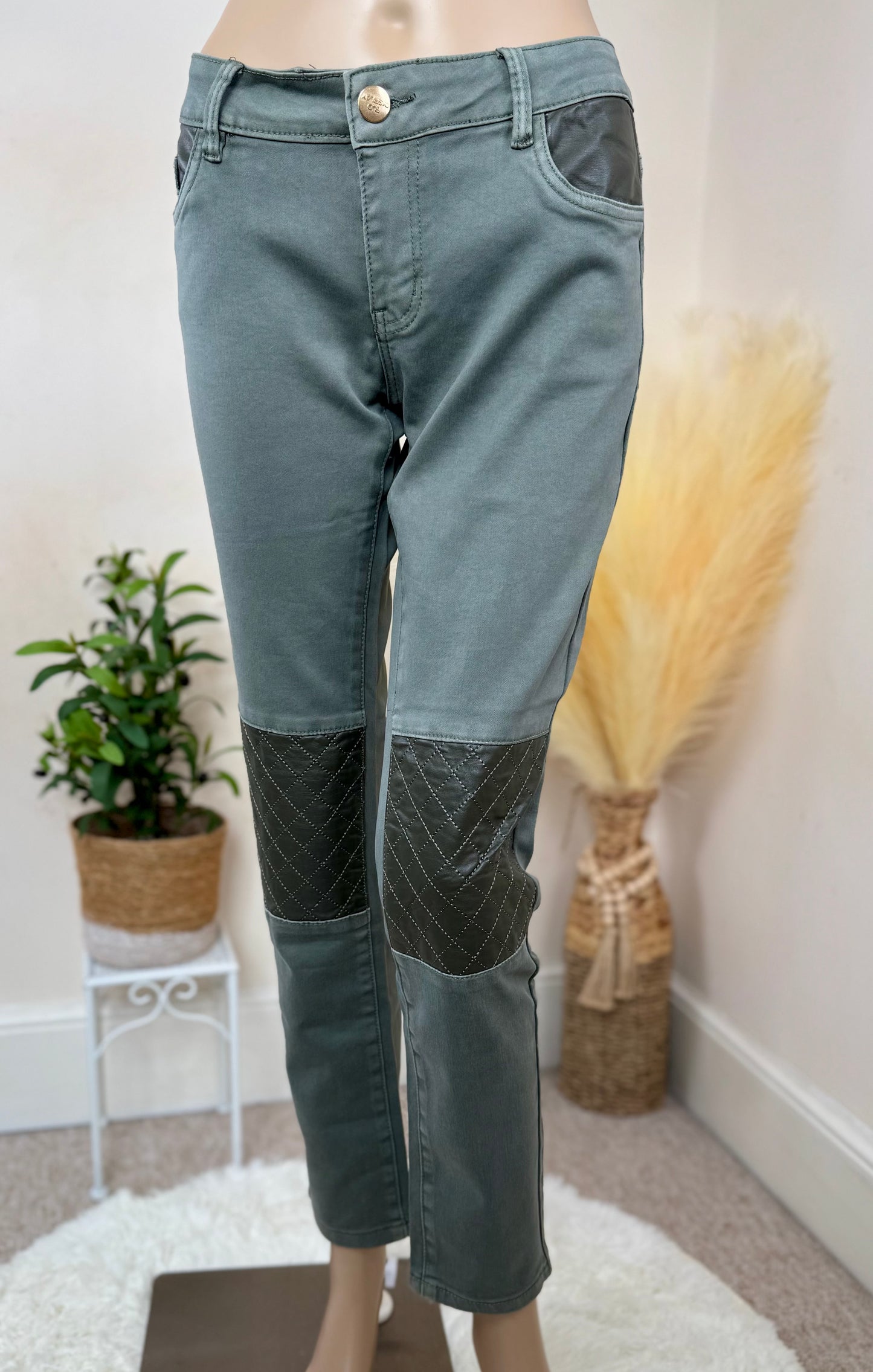 Women’s Straight Leg Trousers with Quilted Knee Patches Green– Size UK 14 (EU 42)