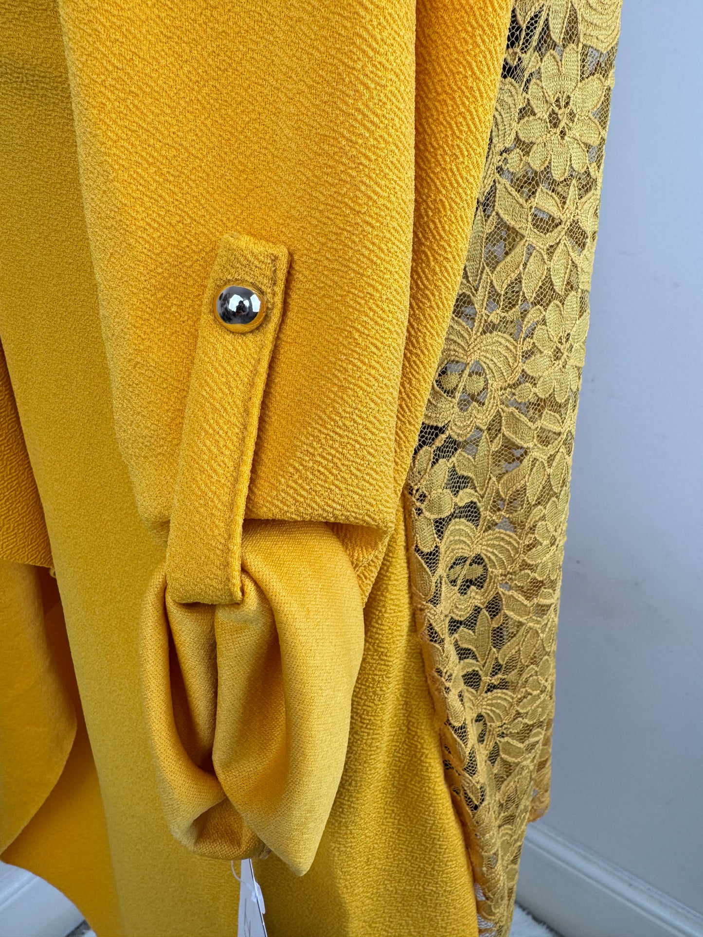 Women’s Yellow Lace Back Cardigan – Size 8/10 S/M