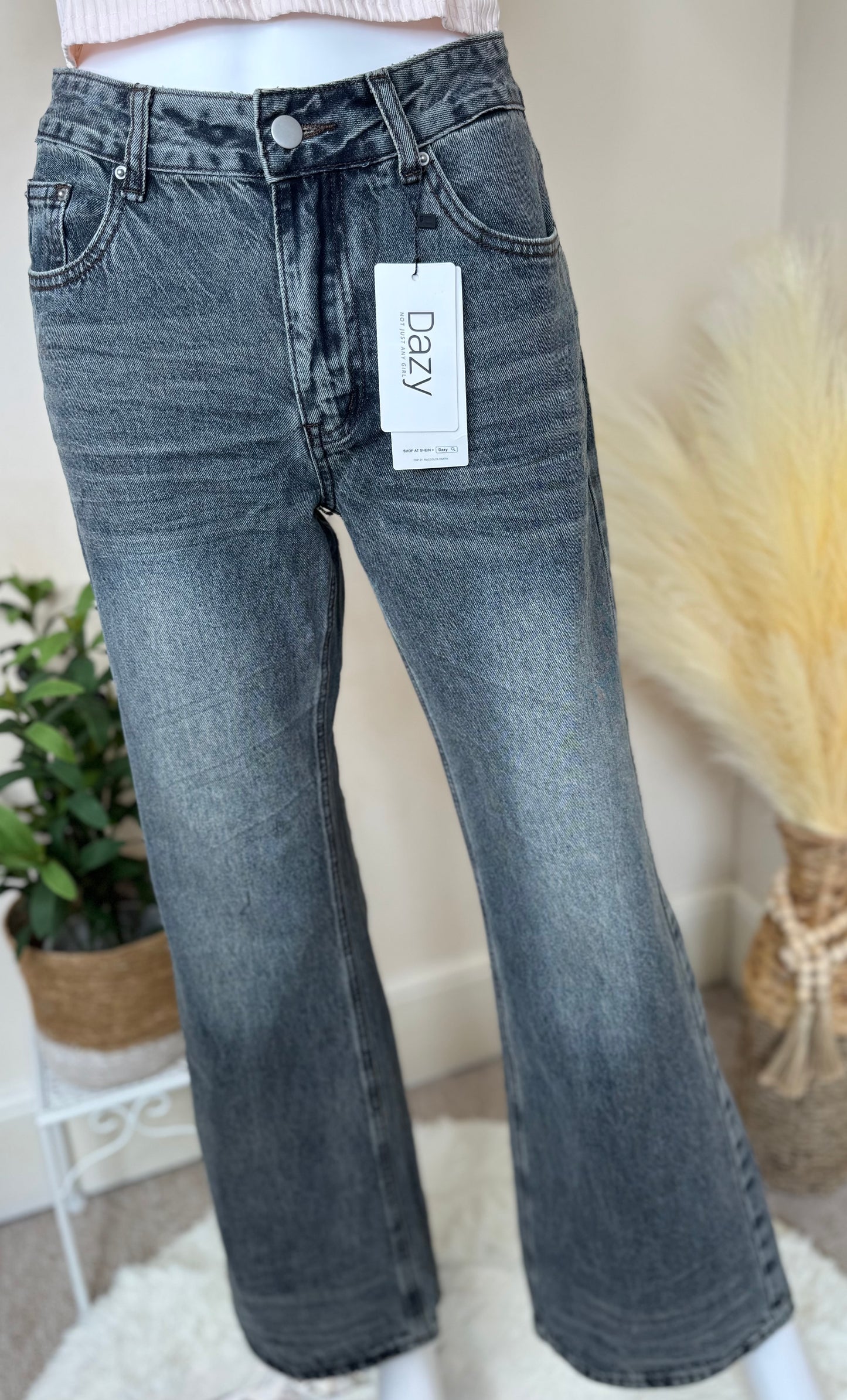 Women’s High Waist Straight Leg Jeans – Size M / UK 10