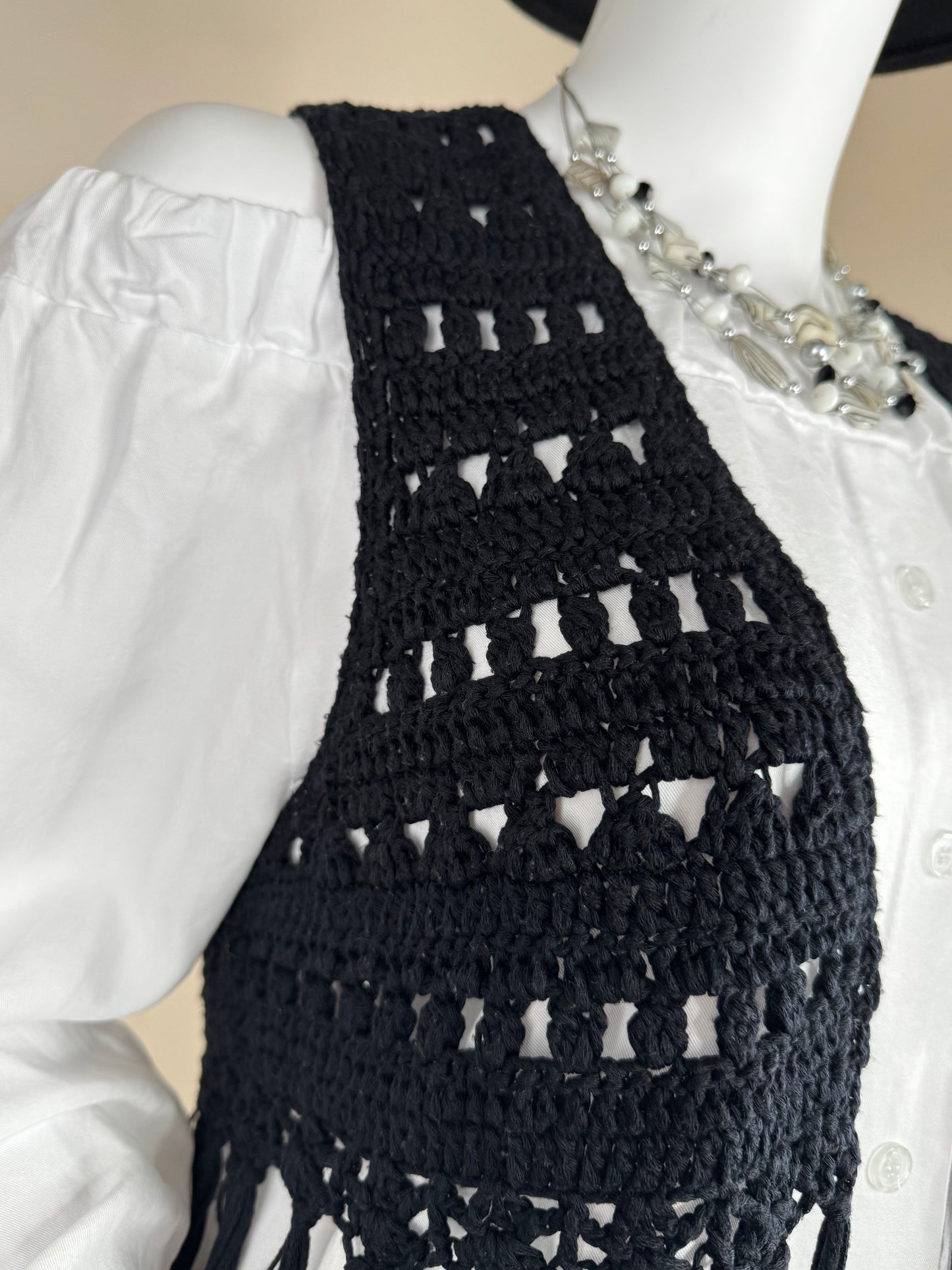 Women’s Black Crochet Boho Fringe Vest – Size M/10