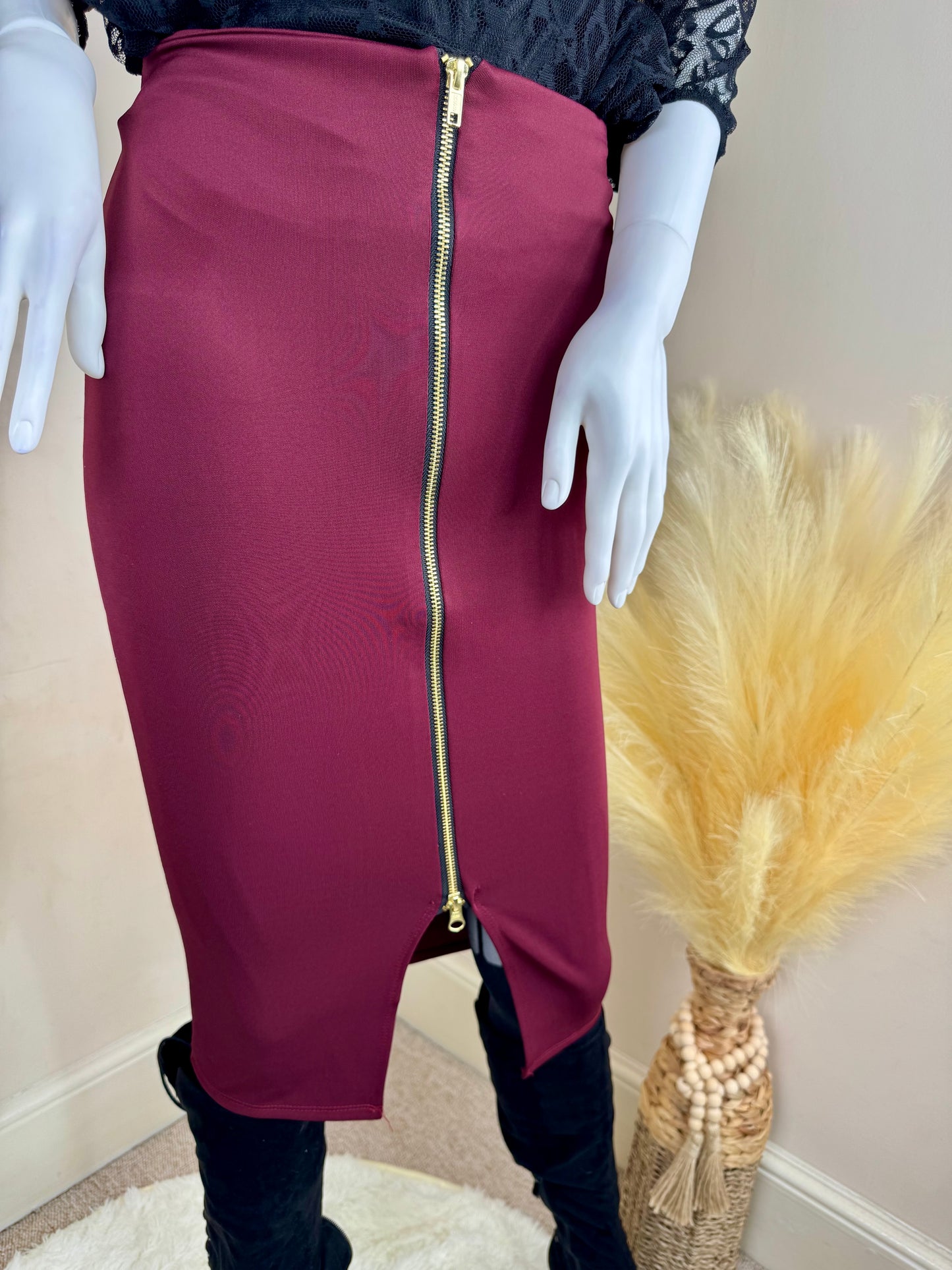 Women’s Burgundy Zip Front Pencil Skirt – UK 8
