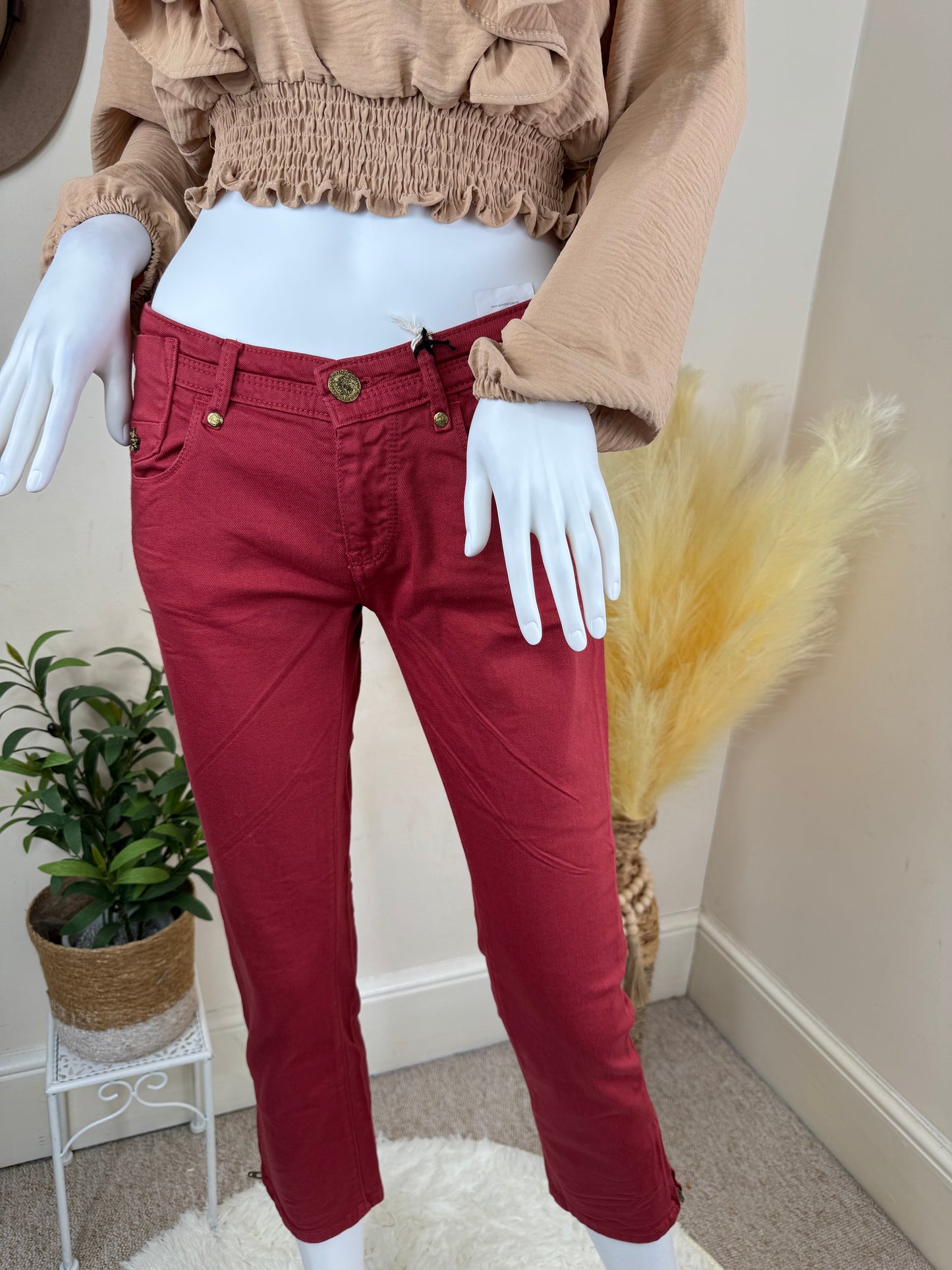 Women’s Red Slim Fit Cropped Jeans – Size UK 10 (W27)