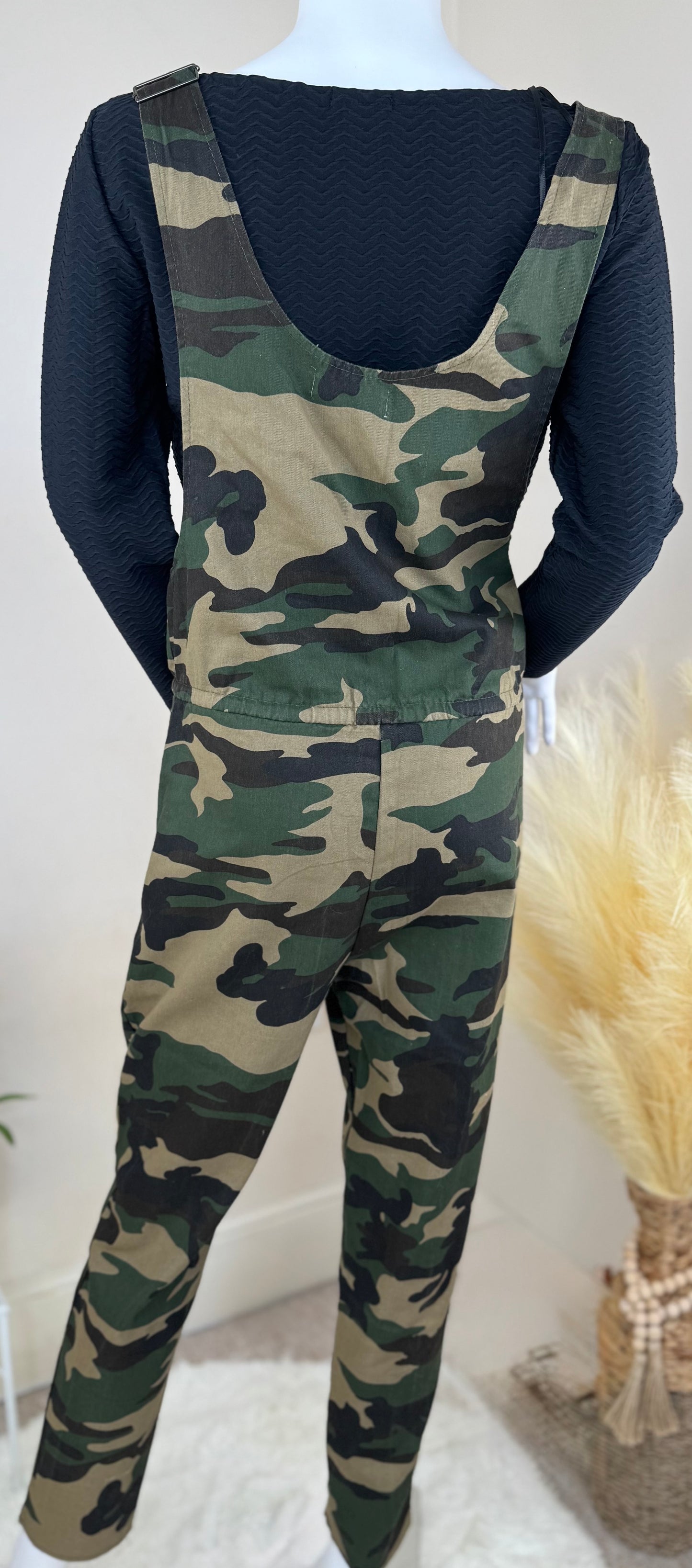 Women’s Camo Print Jumpsuit – Adjustable Straps – Size uk 8