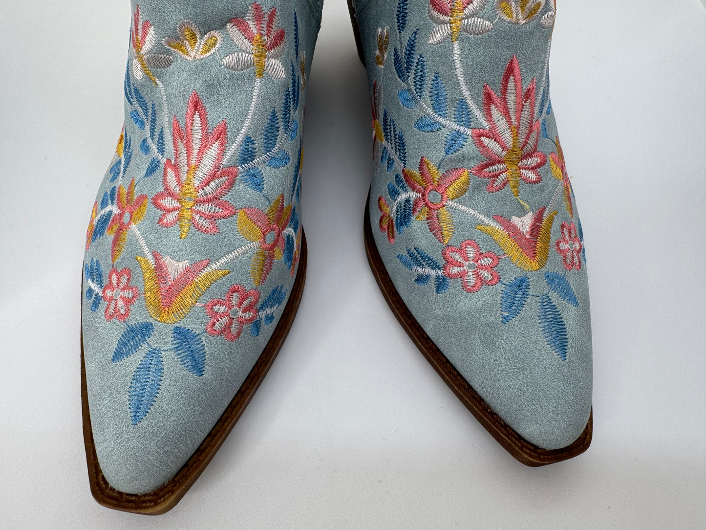 Women’s Blue Embroidered Western Boots – UK 7 / EU 40, Block Heel, Floral Cowboy Style