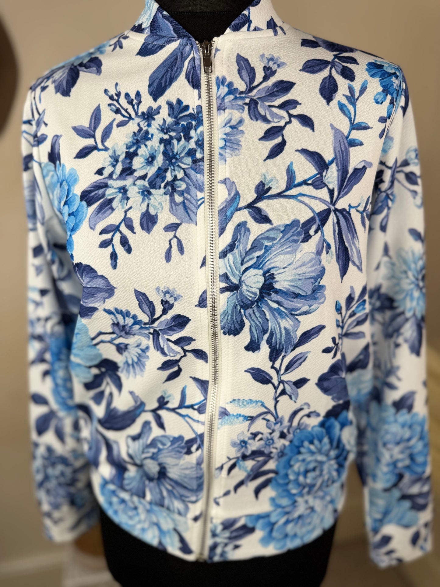 Women’s Blue Floral Zip Jacket with Pockets – Sizes 10 & 14