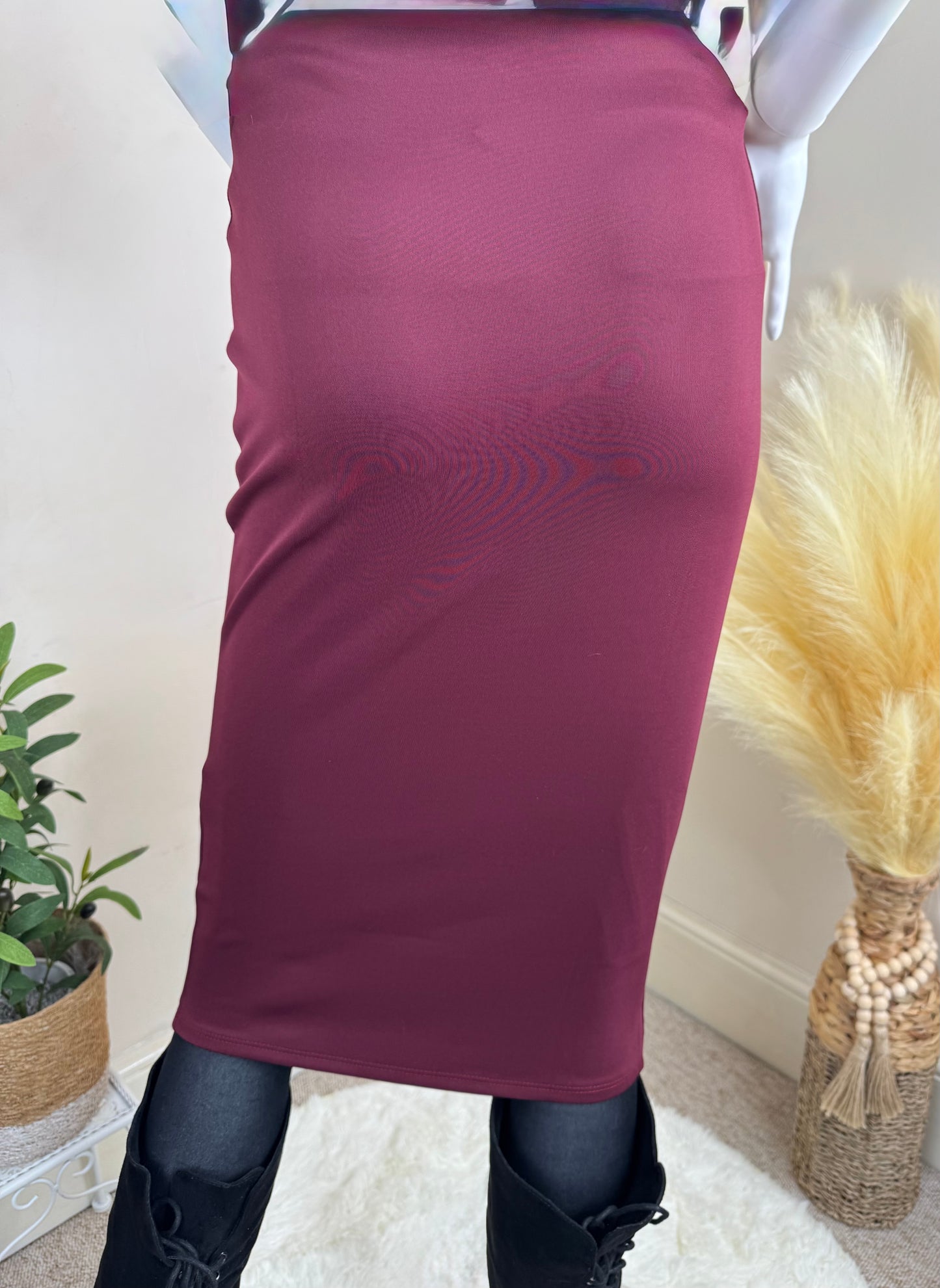 Women’s Burgundy Zip Front Pencil Skirt – UK 8