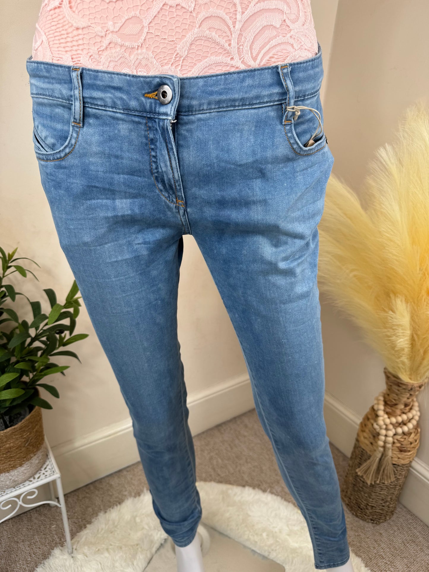 Women’s Skinny Fit Light Blue Jeans – Size 29 (UK 10)