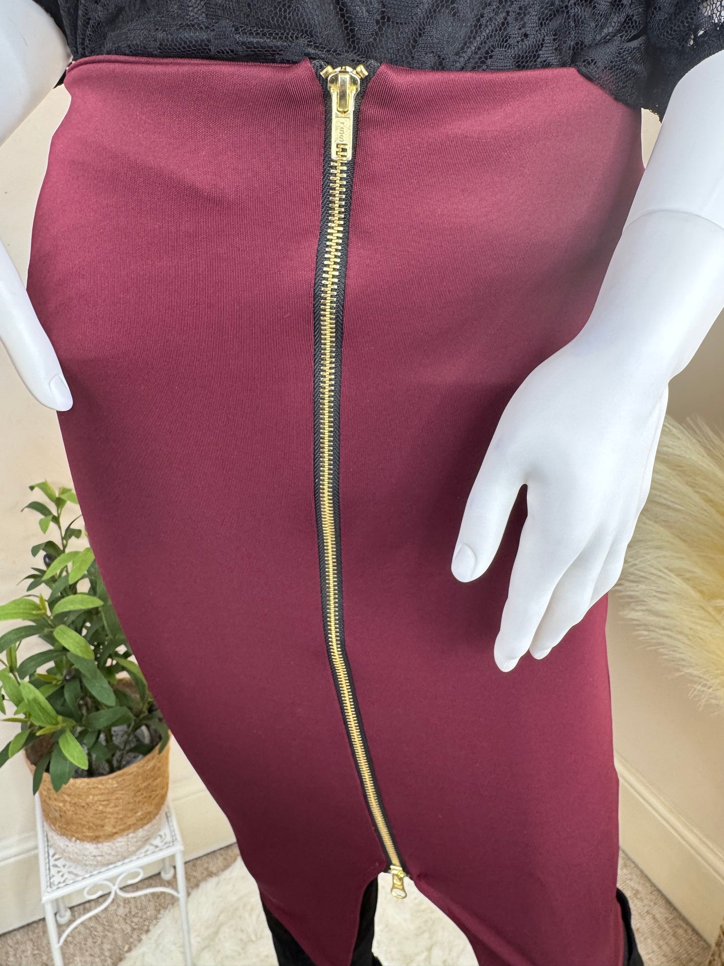 Women’s Burgundy Zip Front Pencil Skirt – UK 8