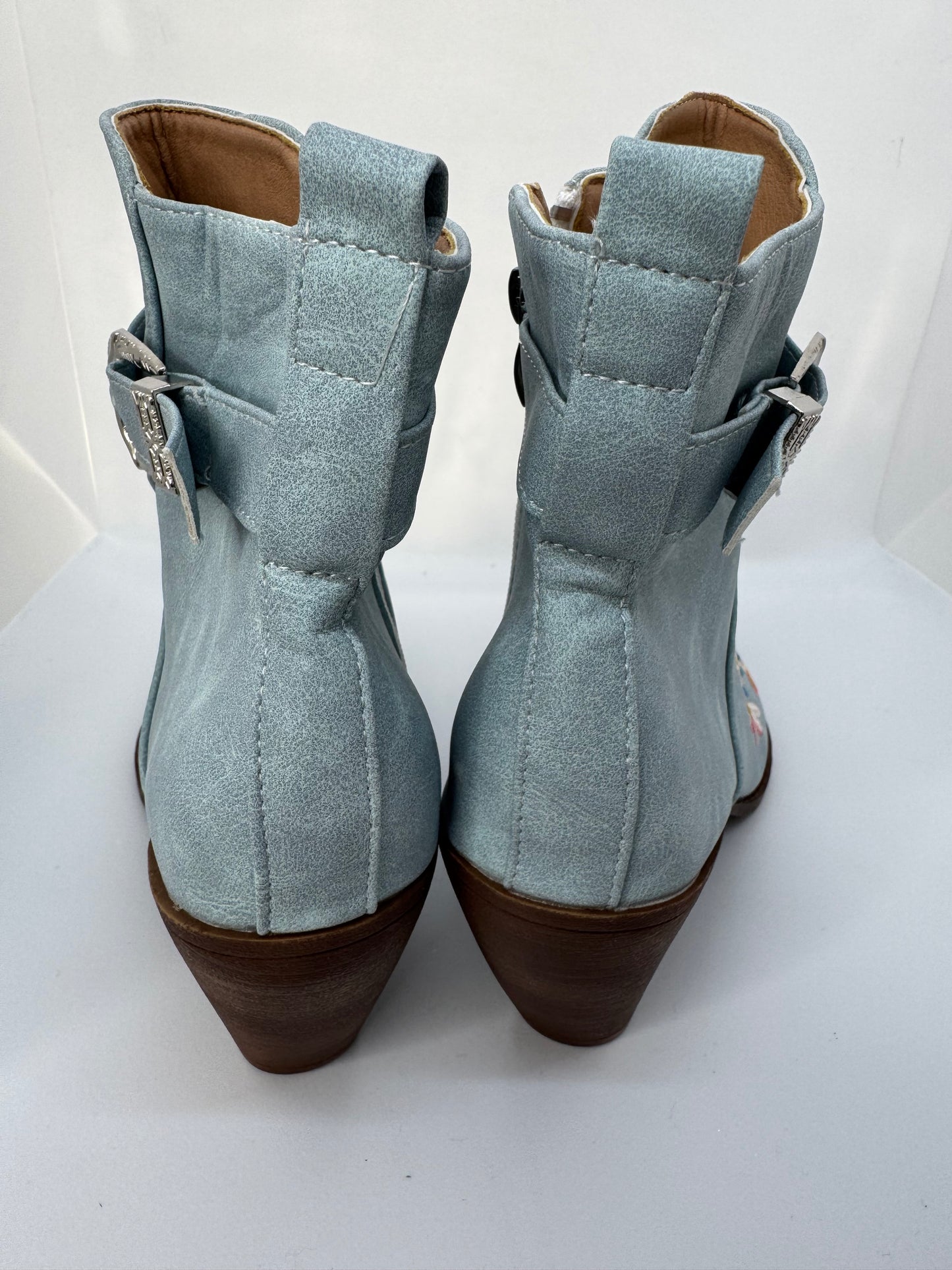 Women’s Blue Embroidered Western Boots – UK 7 / EU 40, Block Heel, Floral Cowboy Style